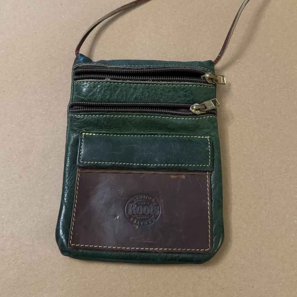 Vintage ROOTS Brown & Green leather multi-compartment cross body bag 5"X6.5"